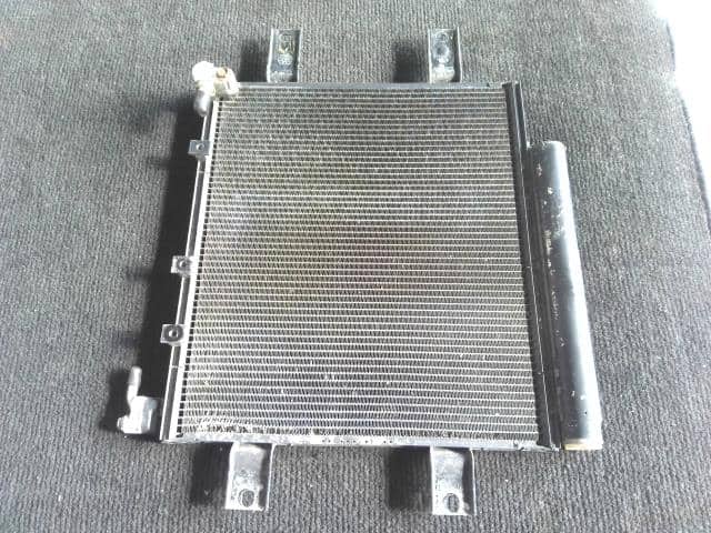Condenser DAIHATSU Move 2003 UA-L150S — photo 1