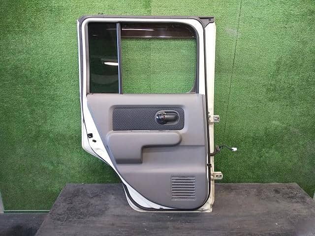 Rear Left Door Assembly NISSAN Cube 2008 DBA-YZ11 — photo 2