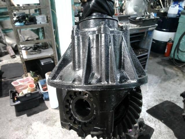 Rear Rigid Differential Assembly ISUZU 2006 PB-NPR81AN 8980151370 — photo 1