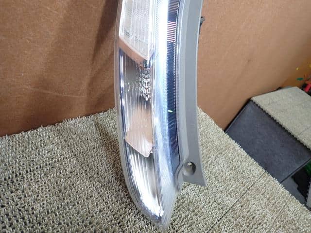 Left Tail Light NISSAN Leaf_ 2011 ZAA-ZE0 — photo 3