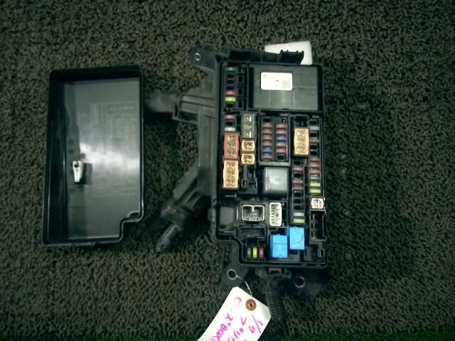 Fuse Box TOYOTA Prius 2016 DAA-ZVW50 — photo 2