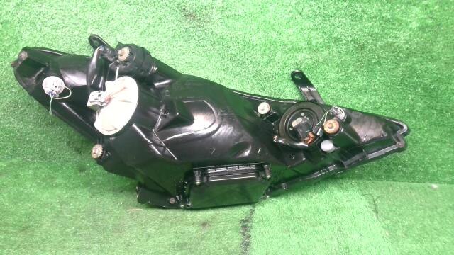 Left Headlight TOYOTA Estima 2000 GH-MCR40 — photo 2