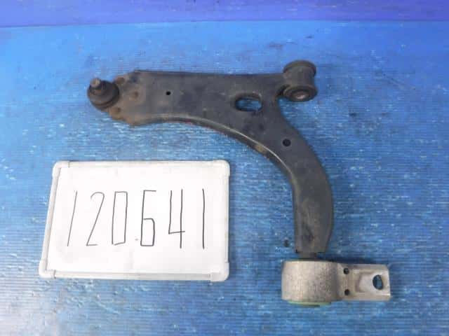 Front Left Lower Control Arm MAZDA Verisa 2005 DBA-DC5W D35034350D — photo 1