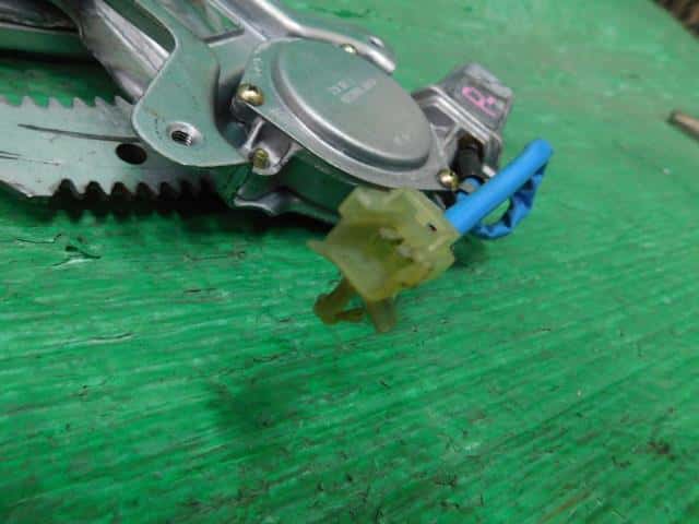 Front Left Door Regulator HONDA Legend 1989 E-KA5 — photo 3