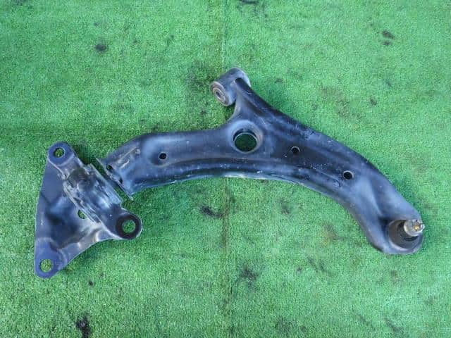 Front Right Lower Control Arm HONDA Freed 2009 DBA-GB3 — photo 1