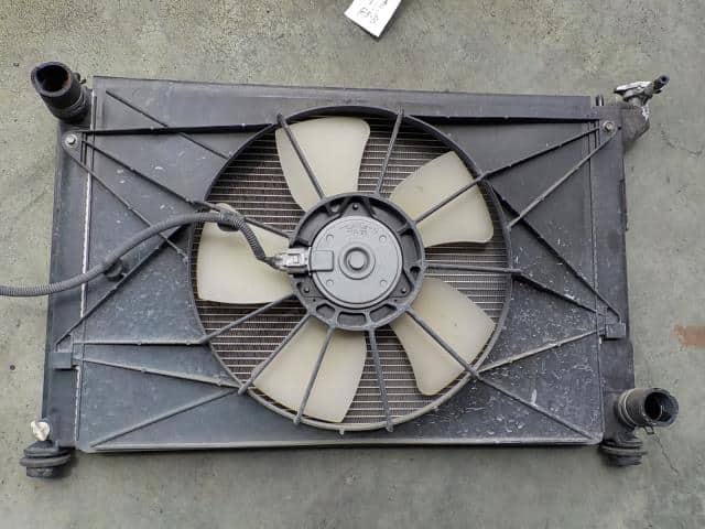 Radiator TOYOTA Allion 2005 DBA-ZZT240 — photo 1