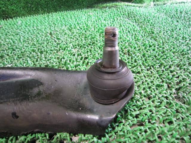 Front Right Lower Control Arm SUZUKI Alto 2011 DBA-HA35S 4520185K10 — photo 2
