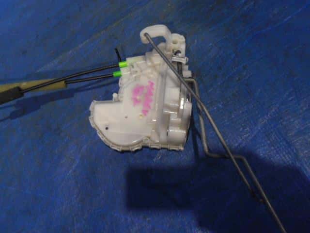 Door Lock Solenoid SUZUKI Alto 2017 HBD-HA36V 8220174P03 — photo 3