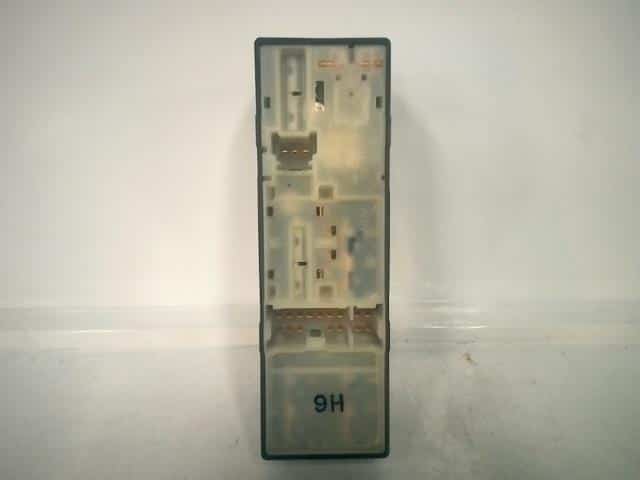 Power Window Switch NISSAN March 2010 DBA-NK13 — photo 2