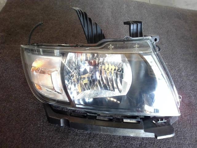 Right Headlight HONDA Mobilio Spike 2007 DBA-GK2 — photo 1