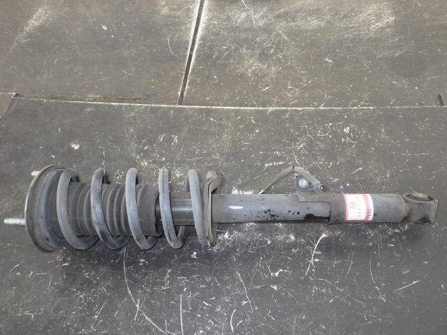 Front Right Strut TOYOTA Lexus is 2013 DAA-AVE30 — photo 2