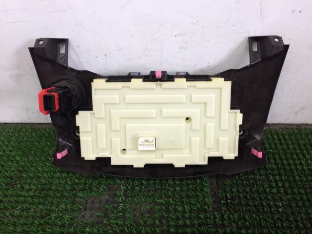 A/C Control Panel TOYOTA Vanguard 2009 DBA-ACA38 — photo 2