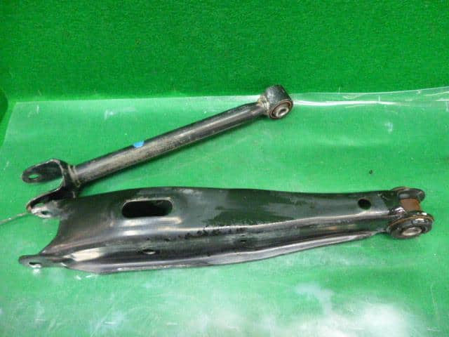 Rear Left Lower Control Arm TOYOTA Crown 2012 DBA-GRS200 4874030130 — photo 2