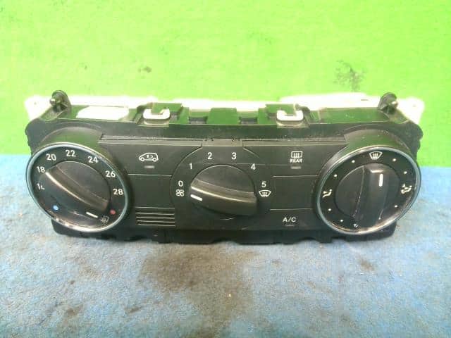 A/C Control Panel MERCEDES-BENZ Benz b class 2010 CBA-245232 A1699000900 — photo 1