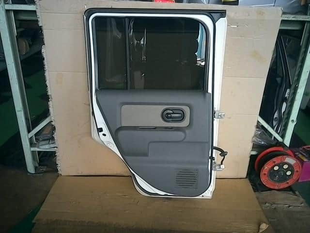 Rear Left Door Assembly NISSAN Cube 2008 DBA-YZ11 — photo 2