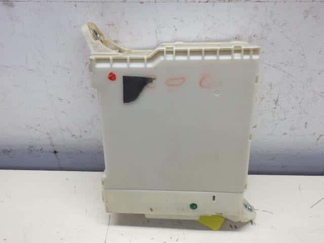 Fuse Box TOYOTA Alphard 2010 DBA-ANH20 — photo 4