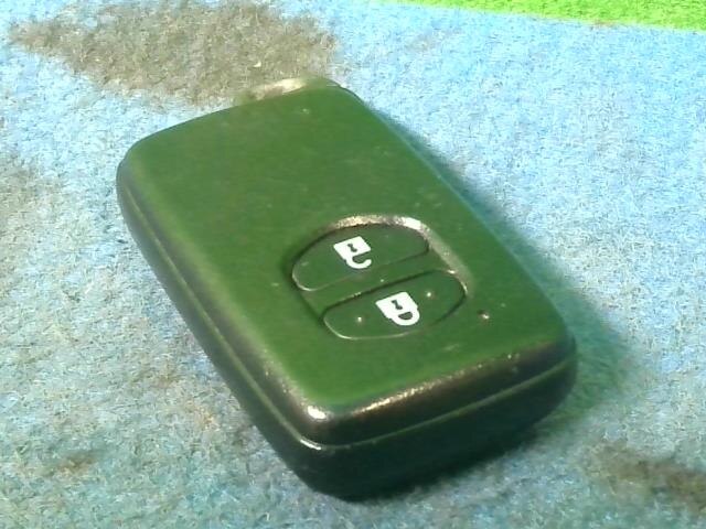 Keyless Entry Remote Control Key TOYOTA Prius 2011 DAA-ZVW30 — photo 2