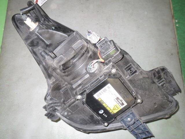 Left Headlight TOYOTA Ractis 2005 DBA-NCP100 — photo 4