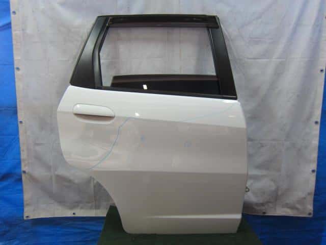 Rear Right Door Assembly HONDA Fit Shuttle 2013 DAA-GP2 — photo 1