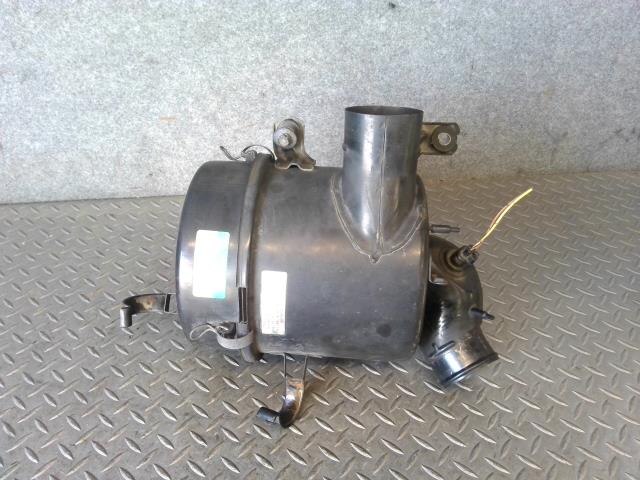 Air Cleaner Assembly TOYOTA Landcruiser prado 1991 Q-LJ78 — photo 2