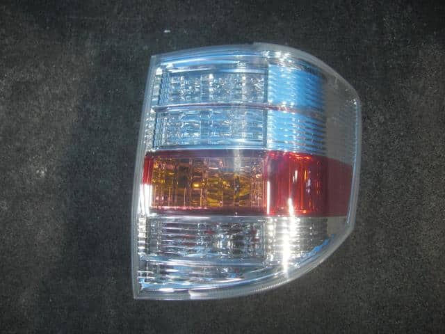 Right Tail Light TOYOTA Alphard 2006 DAA-ATH10 — photo 1