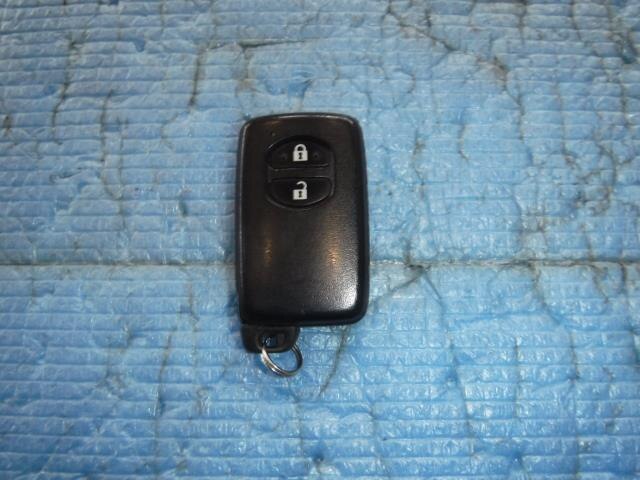 Keyless Entry Remote Control Key TOYOTA Prius 2010 DAA-ZVW30 — photo 2