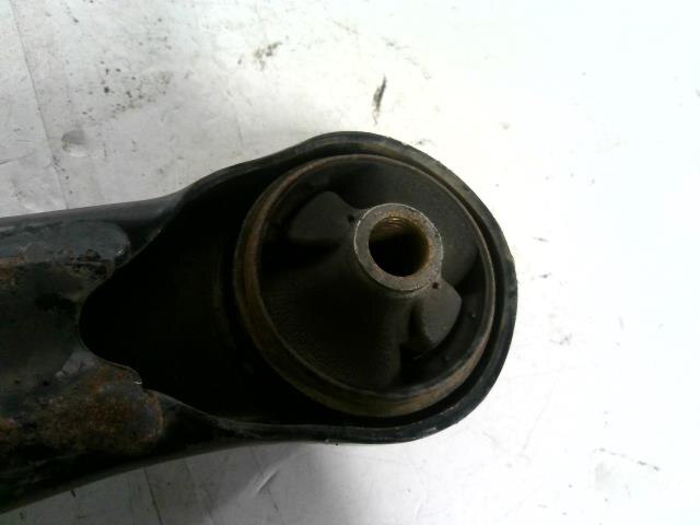 Front Left Lower Control Arm TOYOTA Premio 2015 DBA-ZRT265 — photo 2