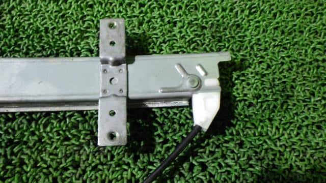 Rear Left Door Regulator NISSAN Skyline 2006 DBA-V36 — photo 3