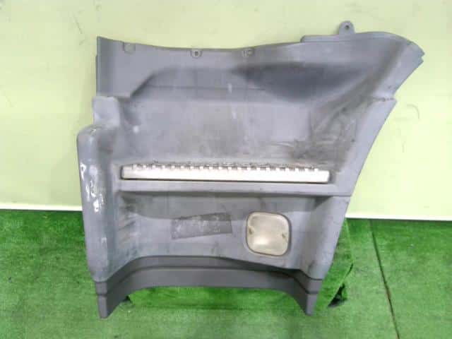 Left Side Step ISUZU ISUZU LARGESIZE CAR 2003 KL-CYJ51W4 1534141800 — photo 1