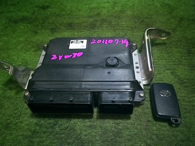 Engine Control Unit TOYOTA Prius 2011 DAA-ZVW30 — photo 1