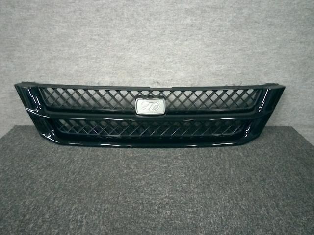 Radiator Grille TOYOTA Touring Hiace 1999 GF-RCH47 — photo 1