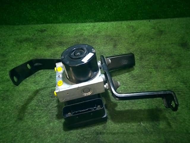 ABS Actuator TOYOTA bB 2007 DBA-QNC20 — photo 1