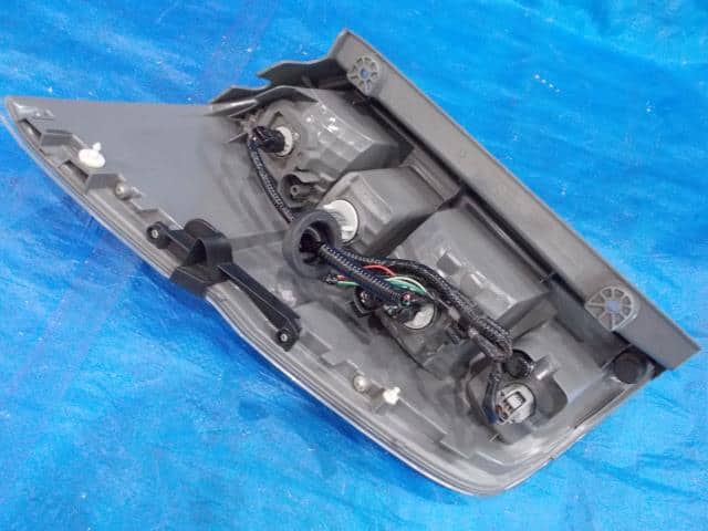 Right Tail Light HONDA Step Wagon 2010 DBA-RK1 — photo 2