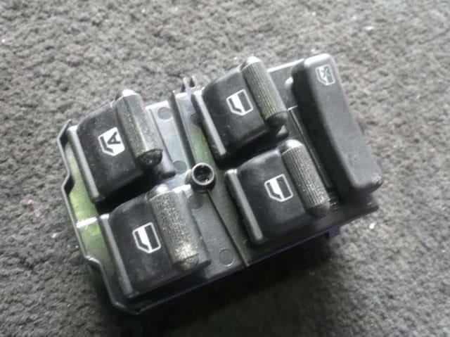 Power Window Switch DAIHATSU Tanto 2004 CBA-L350S — photo 1