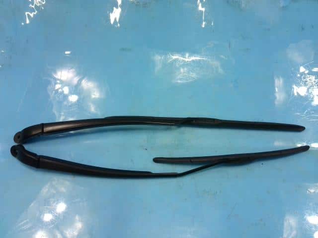 Exterior Parts TOYOTA Crown 2013 DBA-GRS210 — photo 1