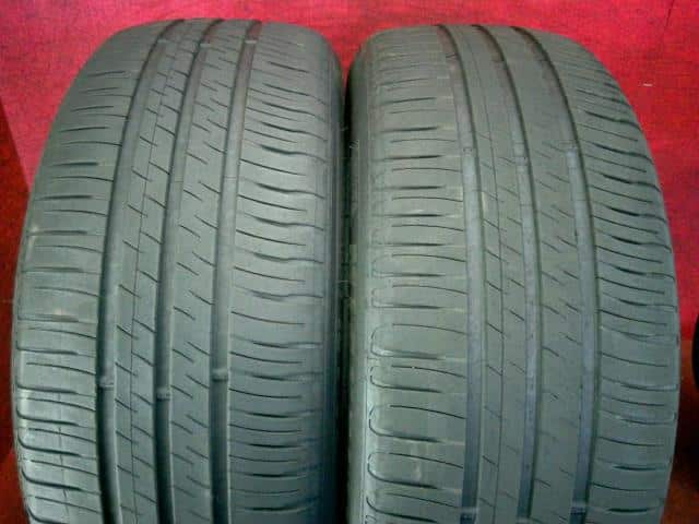 Tire NISSAN Leaf_ 2011 ZAA-ZE0 — photo 3