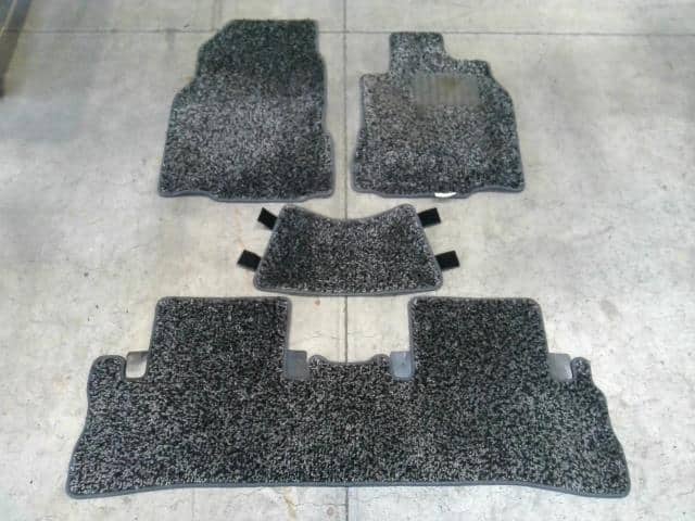 Floor Mat NISSAN Cube 2009 DBA-Z12 — photo 1