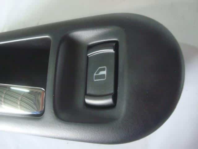 Interior Parts VOLKSWAGEN Passat 2002 GF-3BAMXF — photo 3
