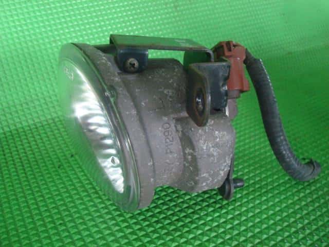 Left Fog Light NISSAN Cube 2003 UA-BGZ11 — photo 4