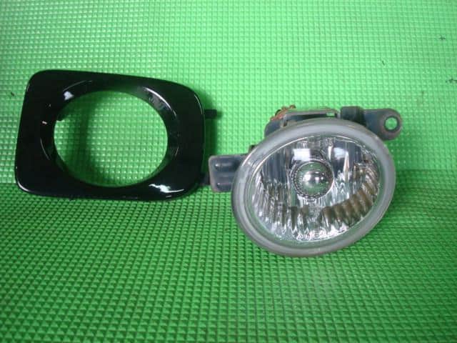 Left Fog Light NISSAN Cube 2003 UA-BGZ11 — photo 2