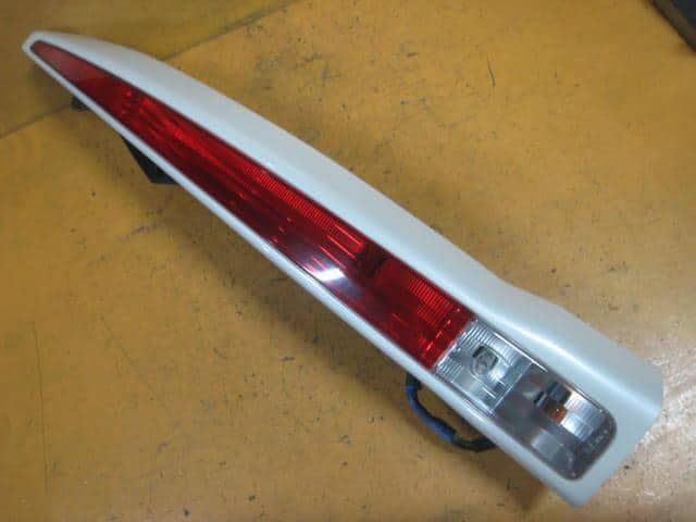 Right Tail Light DAIHATSU Move 2006 DBA-L175S — photo 1