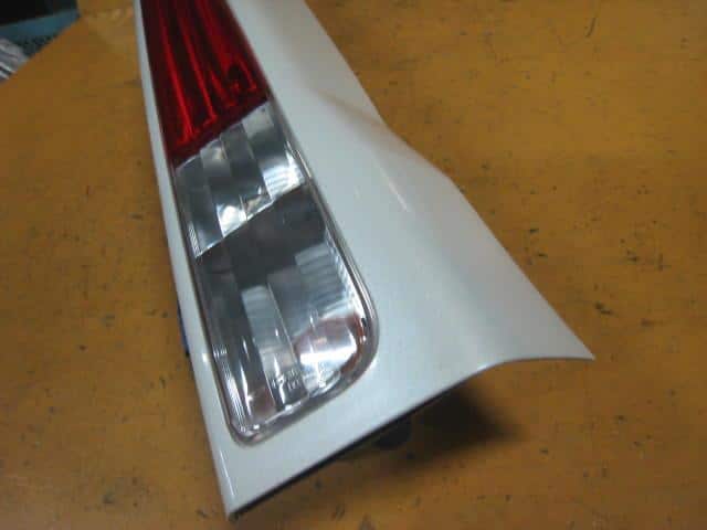 Right Tail Light DAIHATSU Move 2006 DBA-L175S — photo 2