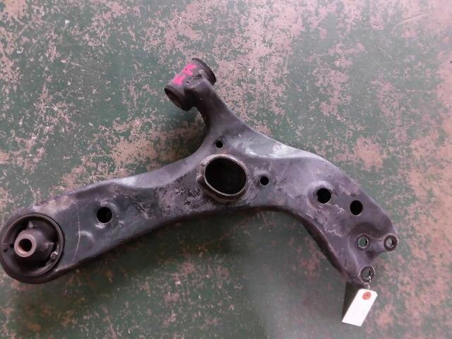 Front Right Lower Control Arm TOYOTA Prius 2009 DAA-ZVW30 — photo 1