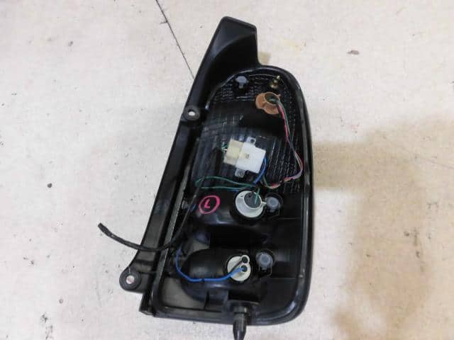 Left Tail Light DAIHATSU Mira 1999 GF-L700S — photo 3