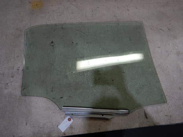 Rear Left Door Windshield TOYOTA Auris 2006 DBA-NZE15 — photo 3