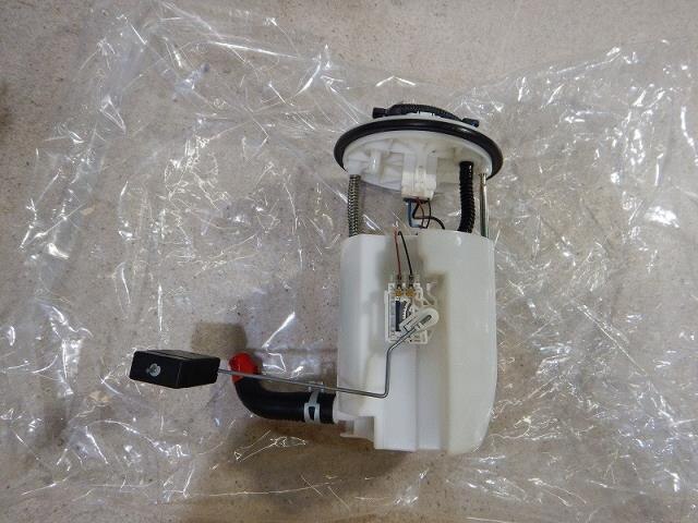 Fuel Pump TOYOTA Lexus ls 2007 DBA-USF40 — photo 1