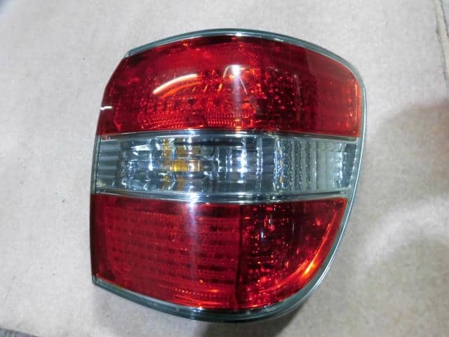 Right Tail Light TOYOTA Brevis 2001 TA-JCG10 — photo 2