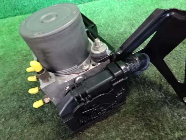 ABS Actuator SUBARU Impreza 2004 LA-GG2 27539FE210 — photo 3