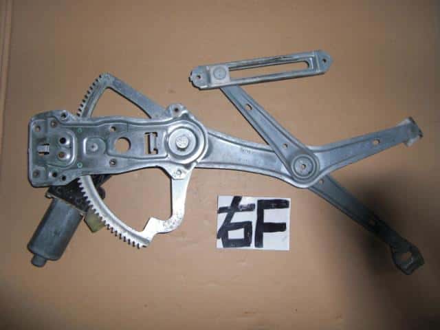 Front Right Door Regulator MERCEDES-BENZ Benz e class 1997 E-210237 — photo 2