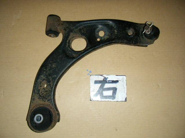 Front Right Lower Control Arm DAIHATSU Mira 2002 TA-L250S — photo 1